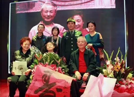 孙涛小品曾被批尴尬,今又登元宵晚会唱歌,是真本事还是关系户?