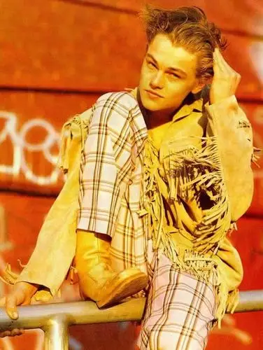 这是《边缘日记》 - 街拍控的照片专辑:"其实我一直在等关于莱昂纳多