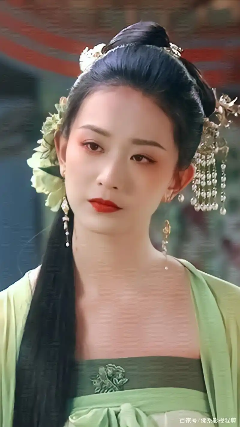 《雪中悍刀行》嘉泽 饰 鱼幼薇,你喜欢她还是她的猫呢?