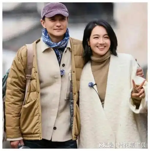 周一围朱丹在杭州某小学参加面试,7岁女儿上公办一年级,接地气