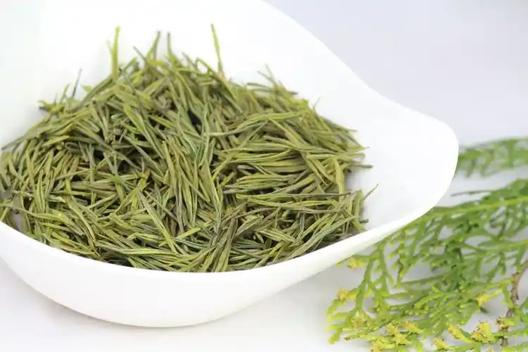 原产地安吉白茶干茶图片