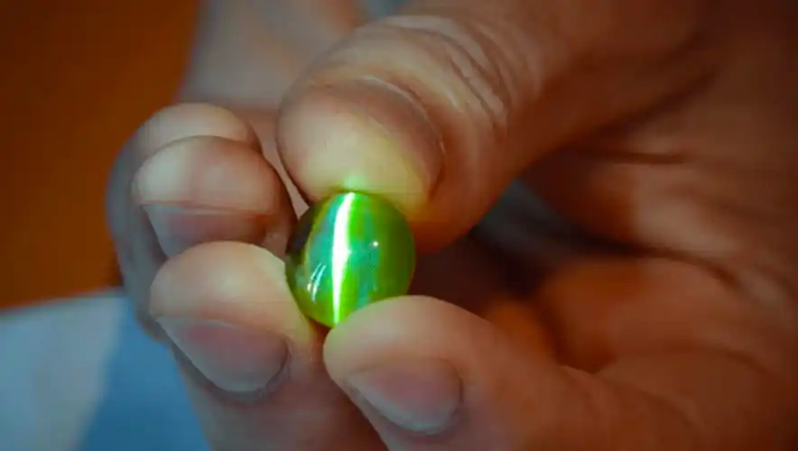 "猫眼石"果然又美又贵,是不是猫奴都会一眼爱上!_宝石_效应_月光