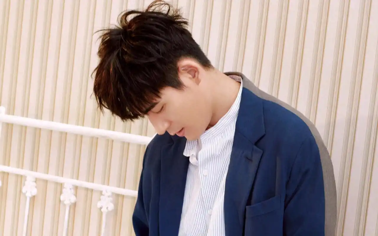 周渝民帅气文艺范写真图片桌面壁纸