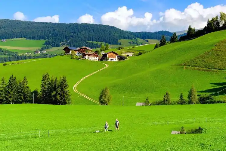 意大利多洛米蒂最美的人间仙境—福纳斯山谷