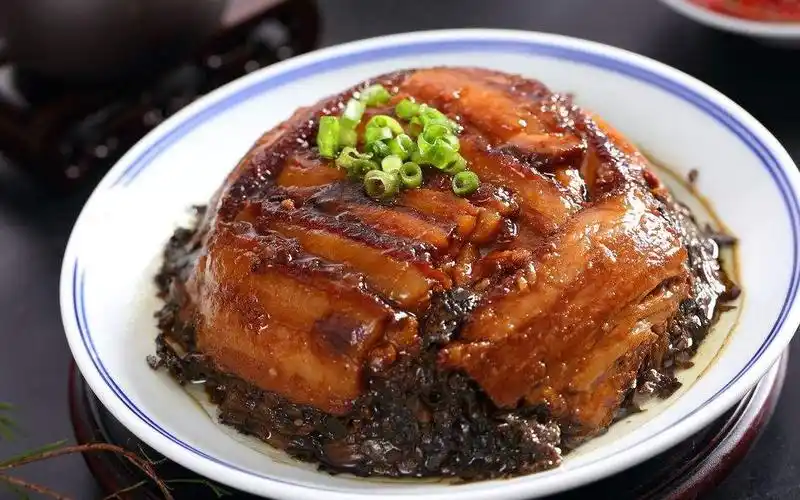 教你做不一样的梅干菜扣肉咸香软糯入口即化汤拌饭都好吃