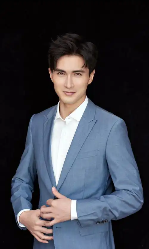 高伟光蓝色西装帅气有型活动照高清图片26