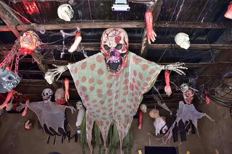 《鬼屋》,如果你是带女朋友来的话应该带她