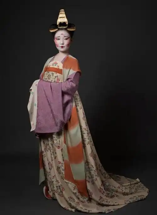 古画里真实的唐代服饰千年遗韵