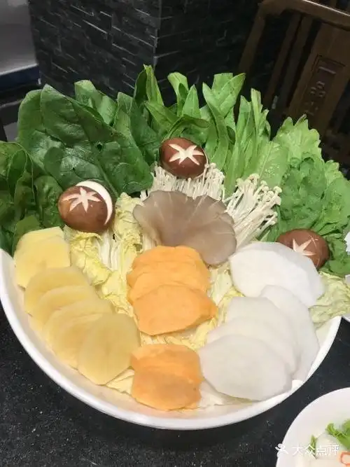 一品山水间羊蝎子(亦庄店)蔬菜大拼盘图片