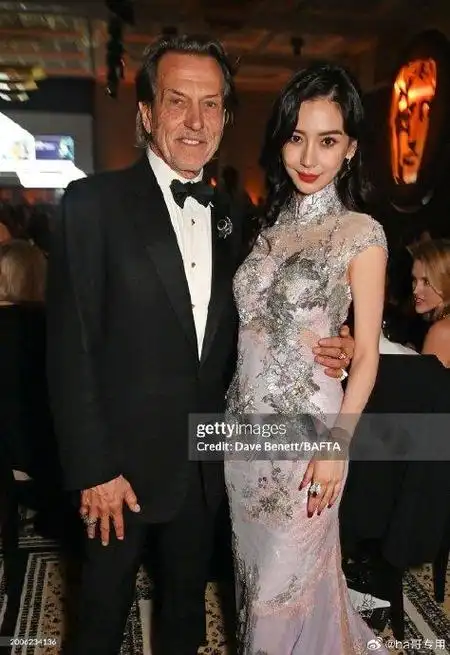 angelababy杨颖在疯马秀争议后,低调复工……|angela