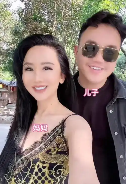 重庆60后大妈带娃去美国打拼,开珠宝店买房,还嫁了个