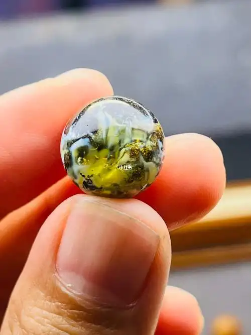 蓝绿荧光溶洞妖孽特色妖珠琥珀蜜蜡