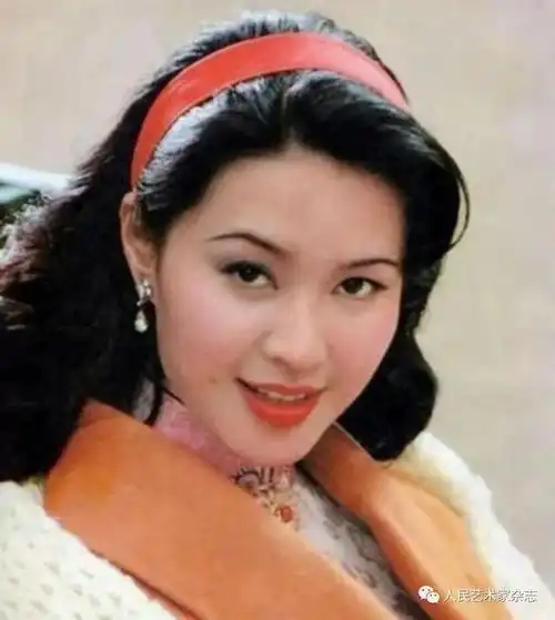 她是一位跨越20世纪60,70,80,90年代的女演员,7岁就成名,更是在80年代