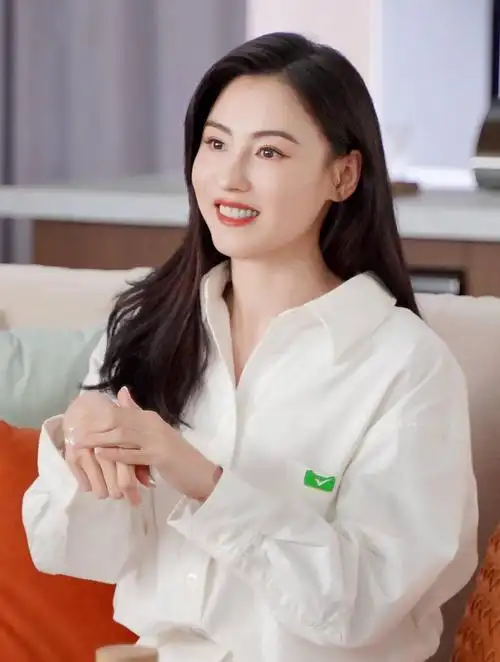 张柏芝情人节疑公布新恋情,晒男子正脸照,甜蜜称呼:唯一的情人-度小视