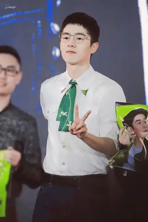 每日一然谁说寸头不可以萌萌哒来看大眼睛小老虎刘昊然