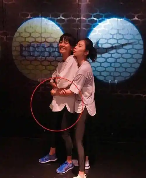 已经怀孕8个多月的陈意涵竟然还敢出来健身,这实在是让人难以置信.