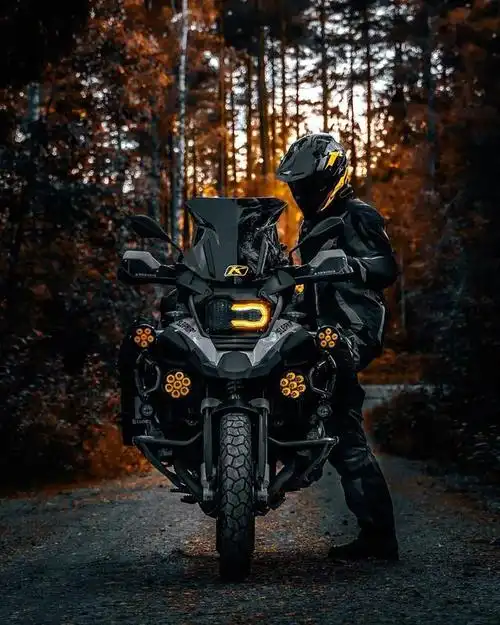 【宝马1200adv改装方案】暗黑风格宝马摩托r1200adventure高清图片