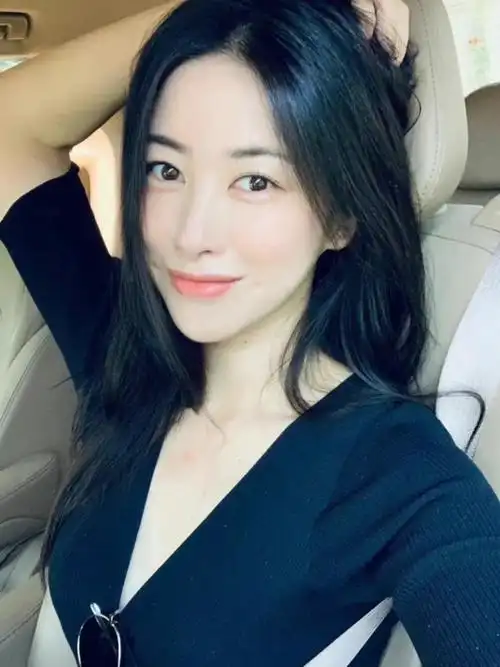 朱珠拿了小说女主剧本吧