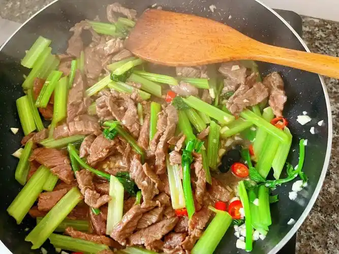 就你了芹菜炒牛肉