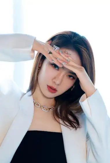 戚薇精致典雅写真图片56