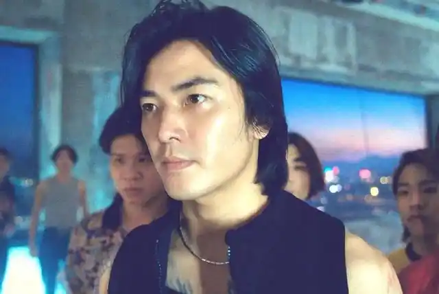 郑伊健:靠《古惑仔》走红,巅峰人气不输四大天王,却让徐克后悔