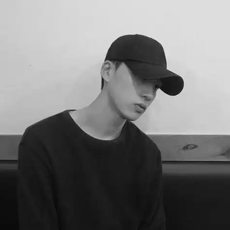 珍惜后的失去最痛男生头像黑白丧