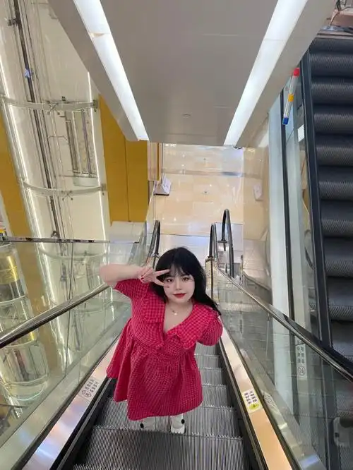 我是小金身高155体重140斤胸围103 腰围84 臀围106大腿围64小腿围40的