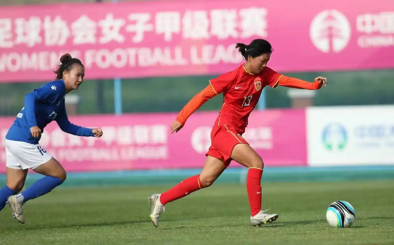 2021年5月起,王爱芳连续参加了十几期中国女足少年队集训.