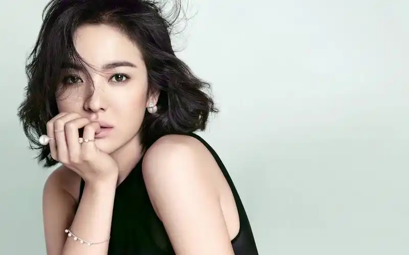 桌面壁纸 美女 女星模特 > 韩国女神宋慧乔壁纸上一组图 下一组图