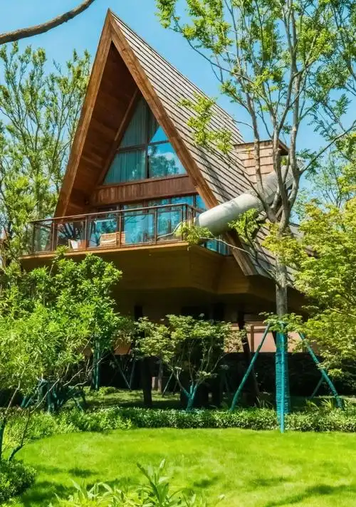 你见过融合原始森林,中式客栈和北欧风情于一体的树屋民宿吗?1.