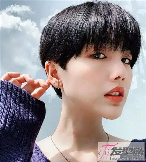 女生短发持续火爆 精灵短发成减龄利器