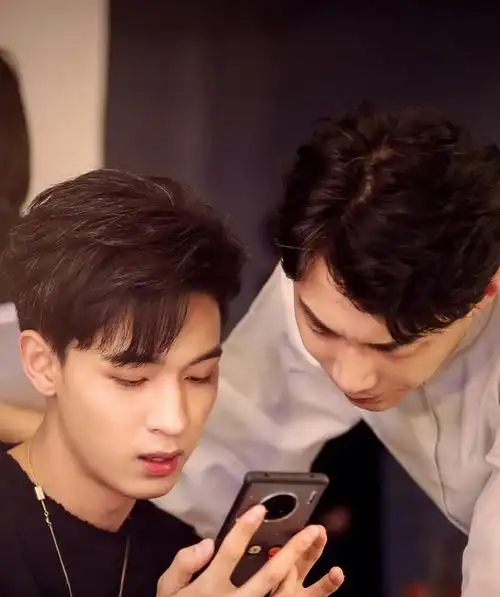 贤华专楼03缓慢施工中