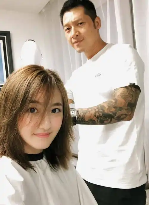 12岁公开恋情还结婚,现双双签约贾乃亮公司_张千巽_张木易_网友