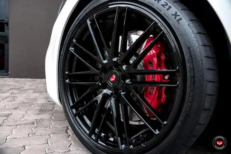 v8猛兽 全新奔驰s63改装21寸亮黑轮毂