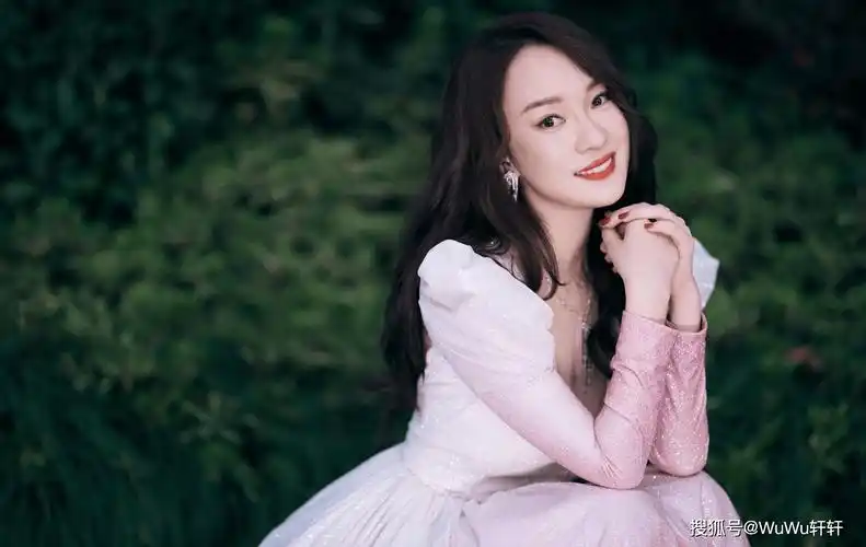 近年来,霍思燕以其出色的颜值和令人惊叹的身材成为了娱乐圈的焦点.