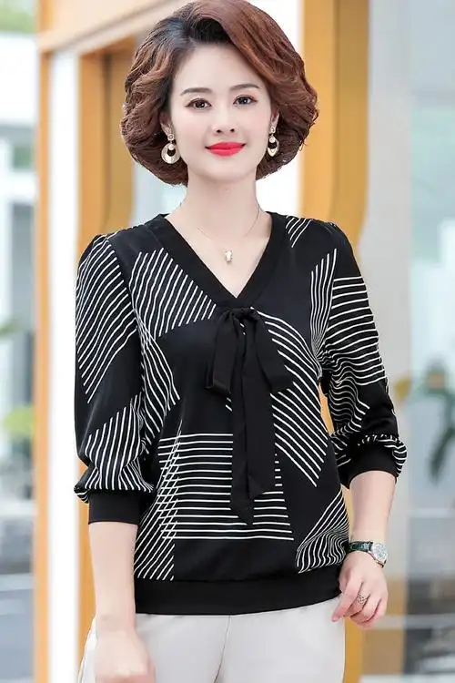 妈妈秋装长袖t恤中年女洋气显瘦小衫50岁中老年女装春秋打底衫