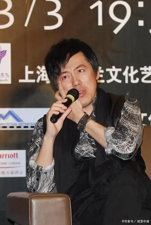 张宇是一位多才多艺的艺人,他不仅是一位优秀的歌手,音乐创作人,还是