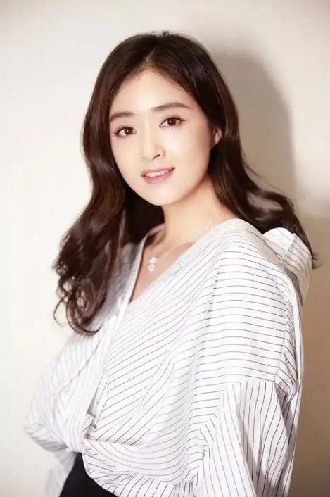 回顾蒋欣是自己选择孤身一人还是因为某些原因无人敢追求