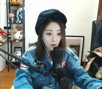 之前就有成都的粉丝在微博上求冯提莫来成都一次,冯