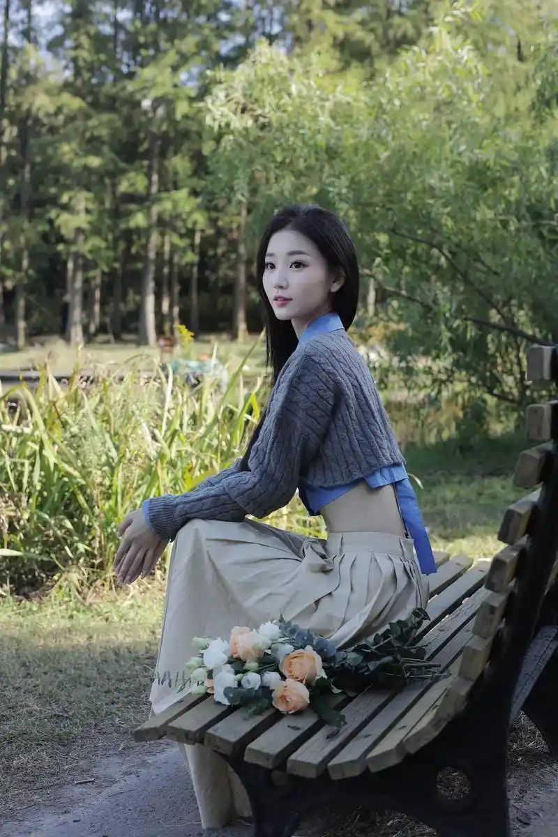 打火机与公主裙 9499.#森系少女 秋天不回来 美女和鲜花 - 抖音