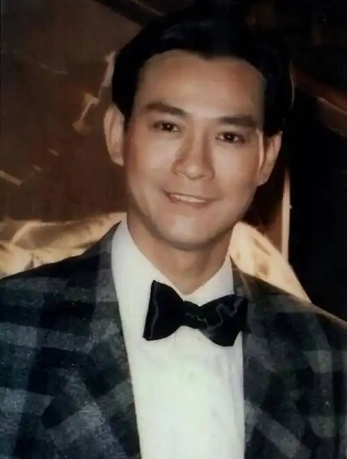 郑少秋有4个孩子,比起前妻沈殿霞和官晶华的孩子,差距令人心碎_香港