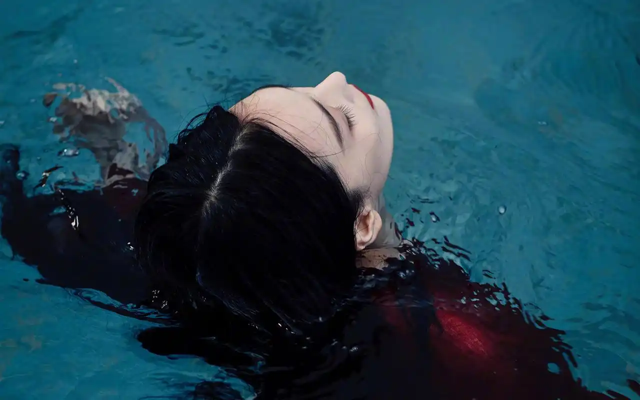 张馨予湿身性感唯美写真大片高清桌面壁纸