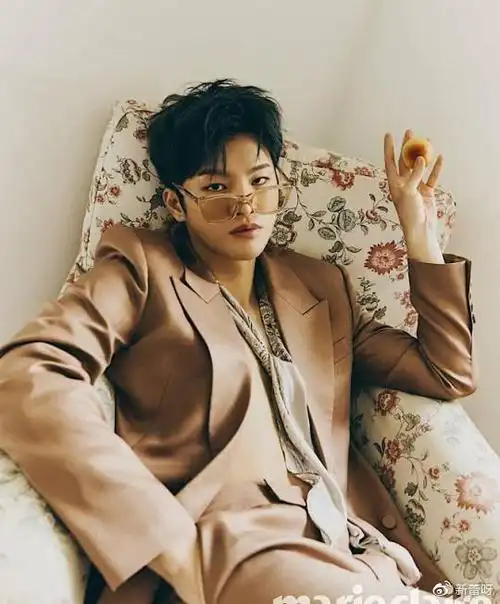 韩国艺人徐仁国最新杂志写真曝光