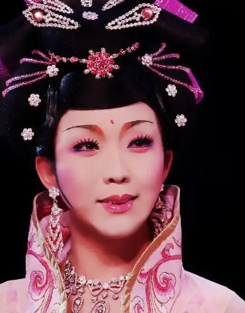 吐槽大会李玉刚是不是整容了!