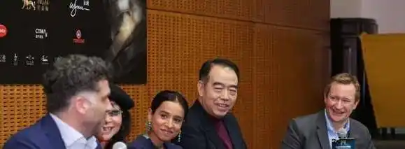 洪晃和陈凯歌在国外同吃同睡的那几年两人的感情也有了质的