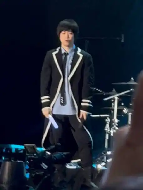 哥哥你什么表情啊|苏见信_新浪新闻