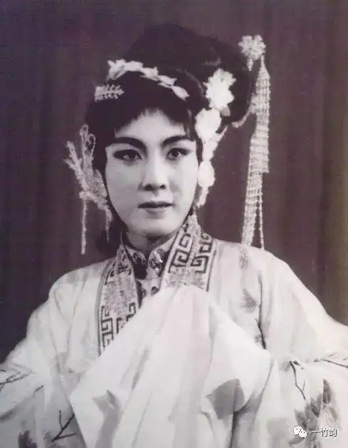 梨园伉俪京评佳话李和曾与李忆兰