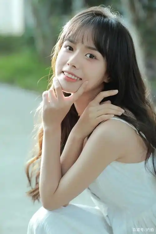 央央:20岁,苏州模特,阳光可爱,艺术感浓烈