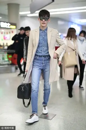 张翰机场街拍.  图片来源:cc/视觉中国