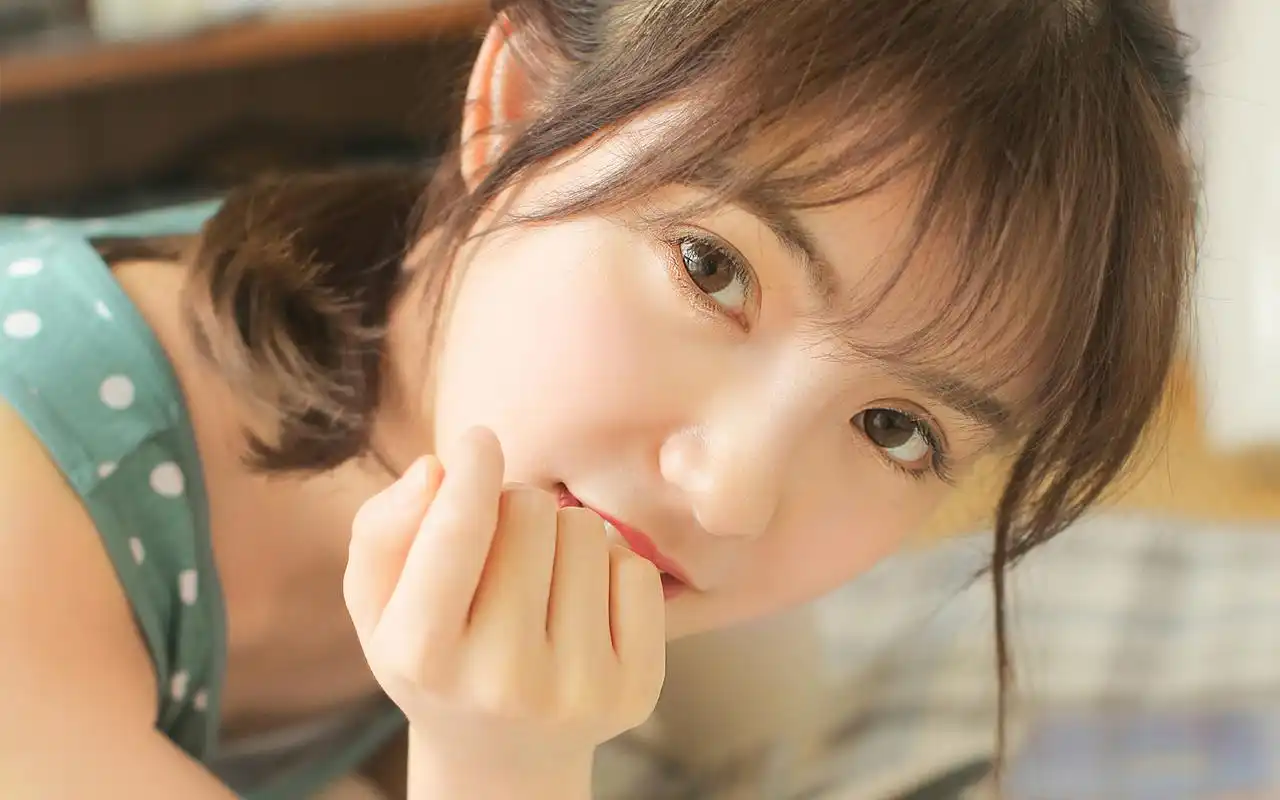 治愈系少女性感写真高清电脑桌面壁纸高清大图预览1920×1200_美女